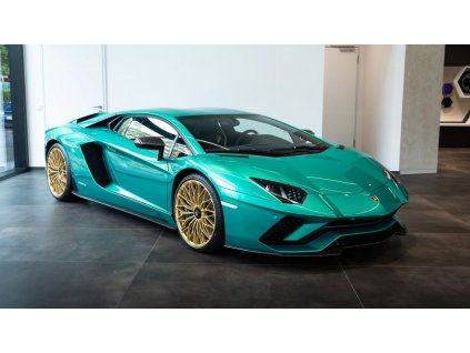 LAMBORGHINI AVENTADOR S  - zelená Verde Ocno metalíza