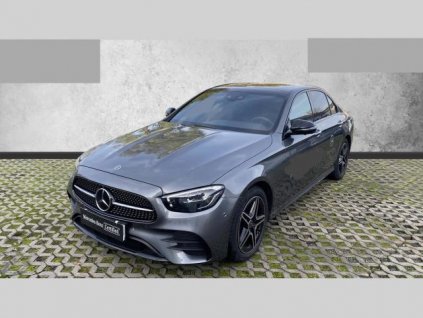 MERCEDES-BENZ E SEDAN 220d 4matic AMG - šedá Selenite metalíza