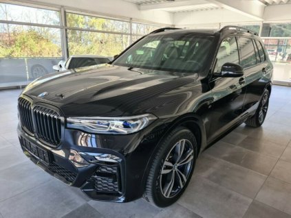 BMW X7 M50d xDRIVE Mpaket - černá metalíza Sapphire