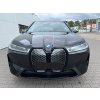 BMW iX 40 xDrive M-paket - šedá Sophisto Grey metalíza
