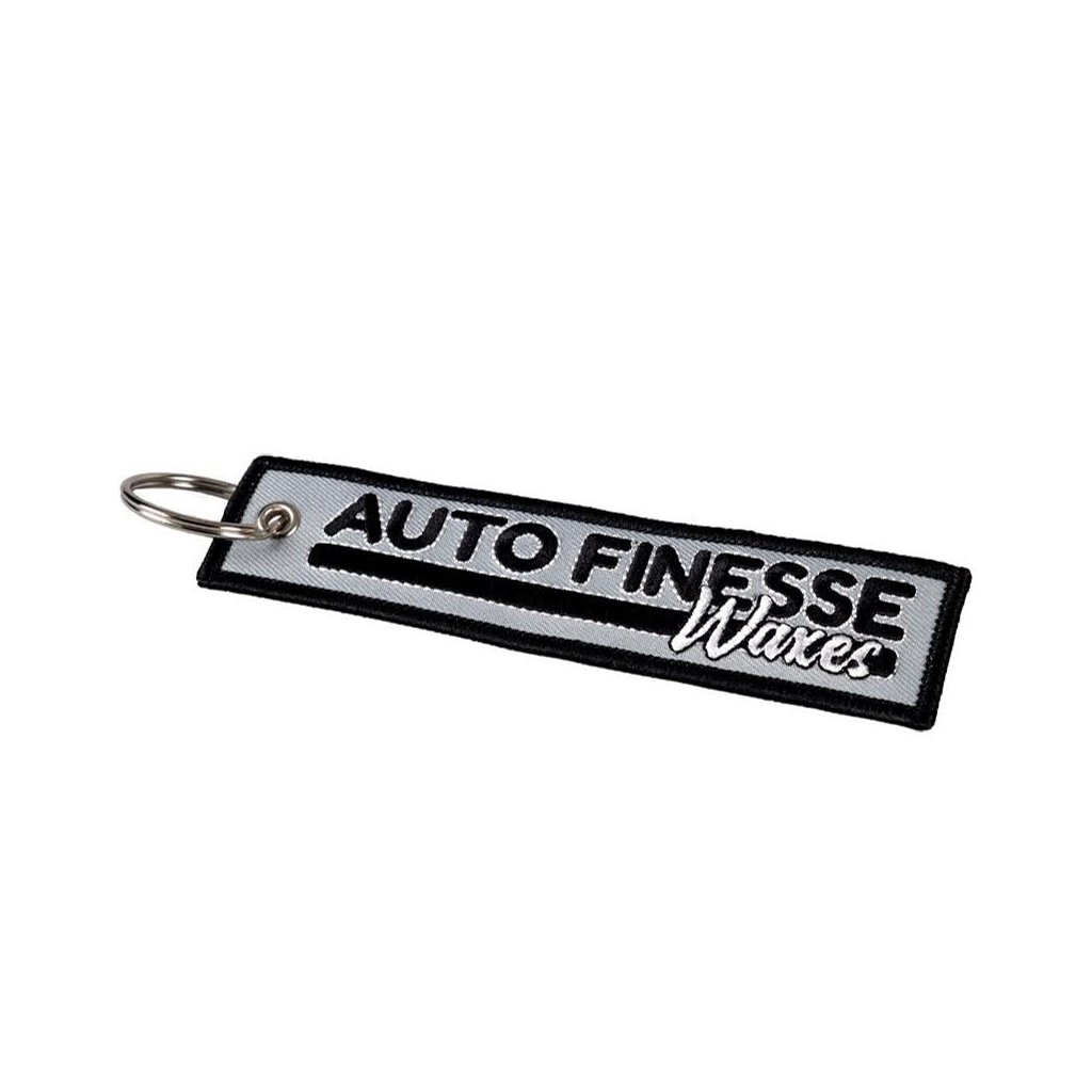Přívěsek na klíče Auto Finesse Retro Race Tag V2 - šedý