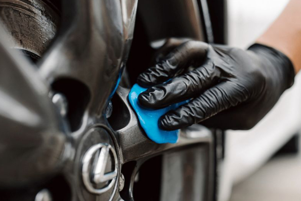 Čo je to clay bar a prečo ho použiť na aute?