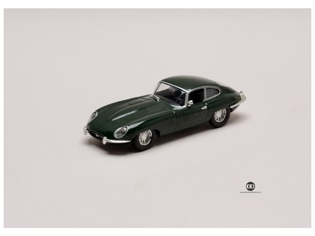 Jaguar E Type Coupé 1964 tmavě zelená 1 43 Champion baleno Car Selection (Horší lakování) 01