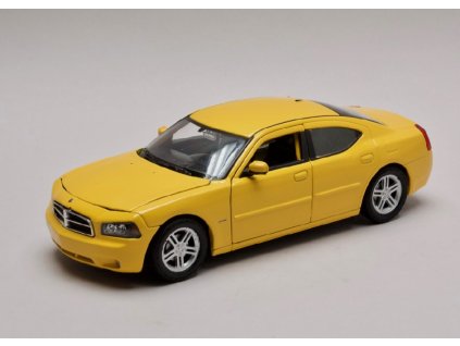 Dodge Charger r t 2006 zluta 1 24 Welly 22476 01
