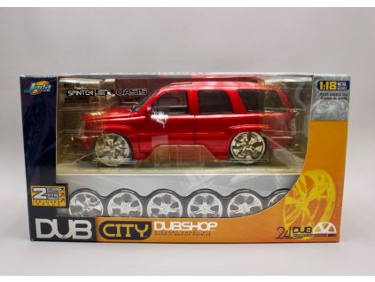 Cadillac Escalade 2002 + sada kol navic Model Kit Dub City 1 18 Jada 65102 01