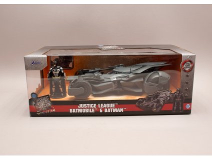 Batmobile %22Justice League %22 2017 + figurka 1 24 Jada Toys 99232 02