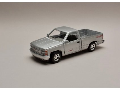 Chevrolet 454 SS Pick Up stříbrná 1 24 Motor Max 73203 01