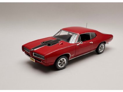 Pontiac GTO Royal Bobcat červená 1968 1 18 Auto World AMM1153 01