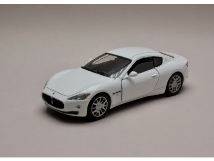 Maserati Gran Turismo bílá 1 24 Motor Max 73361 01
