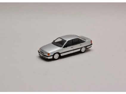 Opel Omega A designer Herbert Killmer stříbrná 1 43 Champion 01