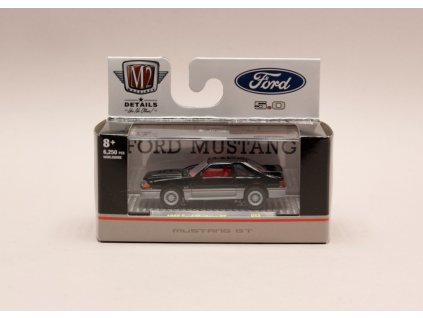 Ford Mustang GT 1988 černá 1 64 M2 Machines 32600 R58 01