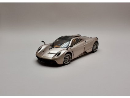 Pagani Huayra 2013 šedo zlatá 1 18 Motor Max 79160 01