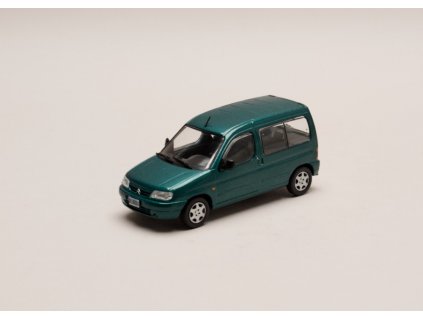 Citroen Berlingo Multispace 1999 zelená 1 43 Champion 01