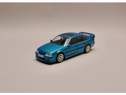 Opel Omega Evolution 500 modrá metalíza 1 24 WhiteBox 124083 01