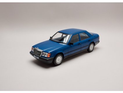 Mercedes Benz 260 E 1984 W124 tmavě modrá 1 18 MCG 18411 01
