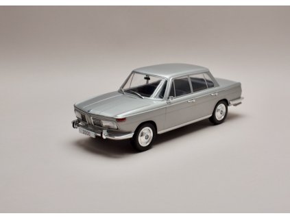 BMW 2000 Tilux 1966 %22typ121%22 stříbrná 1 18 MCG 18290 01