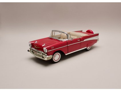 Chevrolet Bel Air 1957 Convertible metalíza červená 1 18 Lucky Die Cast 92108 01