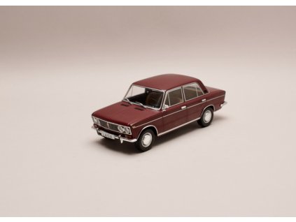 Lada 1500 vínová 1 24 WhiteBox 124157 01