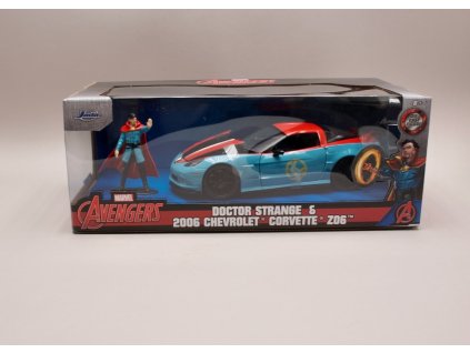 Chevrolet Corvette Z06 + figurka %22Doctor Strange%22 2006 1 24 Jada Toys 253225024 32115 01