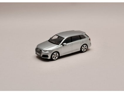 Audi Q7 2015 stříbrná Foil 1 43 Spark Audi Collection 5011417613 01