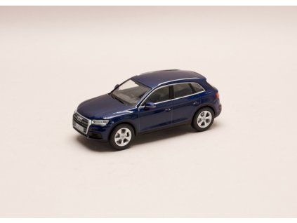 Audi Q5 2016 modrá Navarra 1 43 I scale Audi Collection 5011605632 01