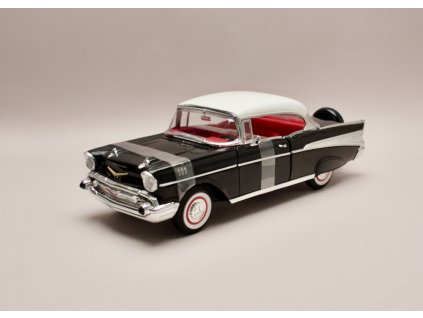 Chevrolet Bel Air 1957 With Hard top černo bílá 1 18 Lucky Die Cast 92109 01