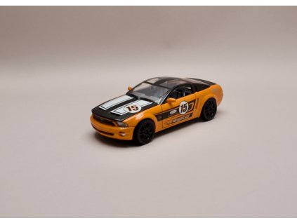 Ford Mustang GT 2005 Concept Racing #15 pomeranč černá 1 24 Motor Max 73777 01