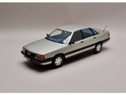 Audi 100 C3 1989 stříbrná metalíza 1 18 Triple9 Collection 1800352 01
