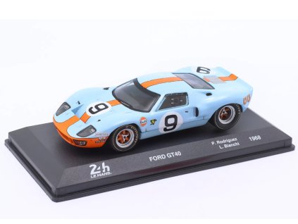 Ford GT40 %22Gulf%22 #9 Vítěz 24h Le Mans 1968 1 43 Champion (poškozená plastová krabička) 02