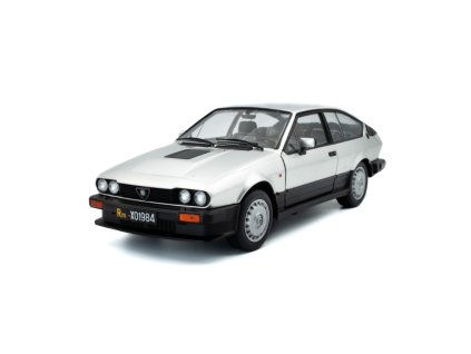 Alfa Romeo GTV6 1984 stříbrná 1 18 Solido 1802307 01