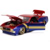 Ford Mustang Mach 1 1973 + figurka %22Captain Marvel%22 modro červeno žlutá 1 24 Jada Toys 253255009 02