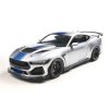 Ford Mustang Shelby Super Snake 2025 šedá modrý pruh 1 18 Solido 1813803 01
