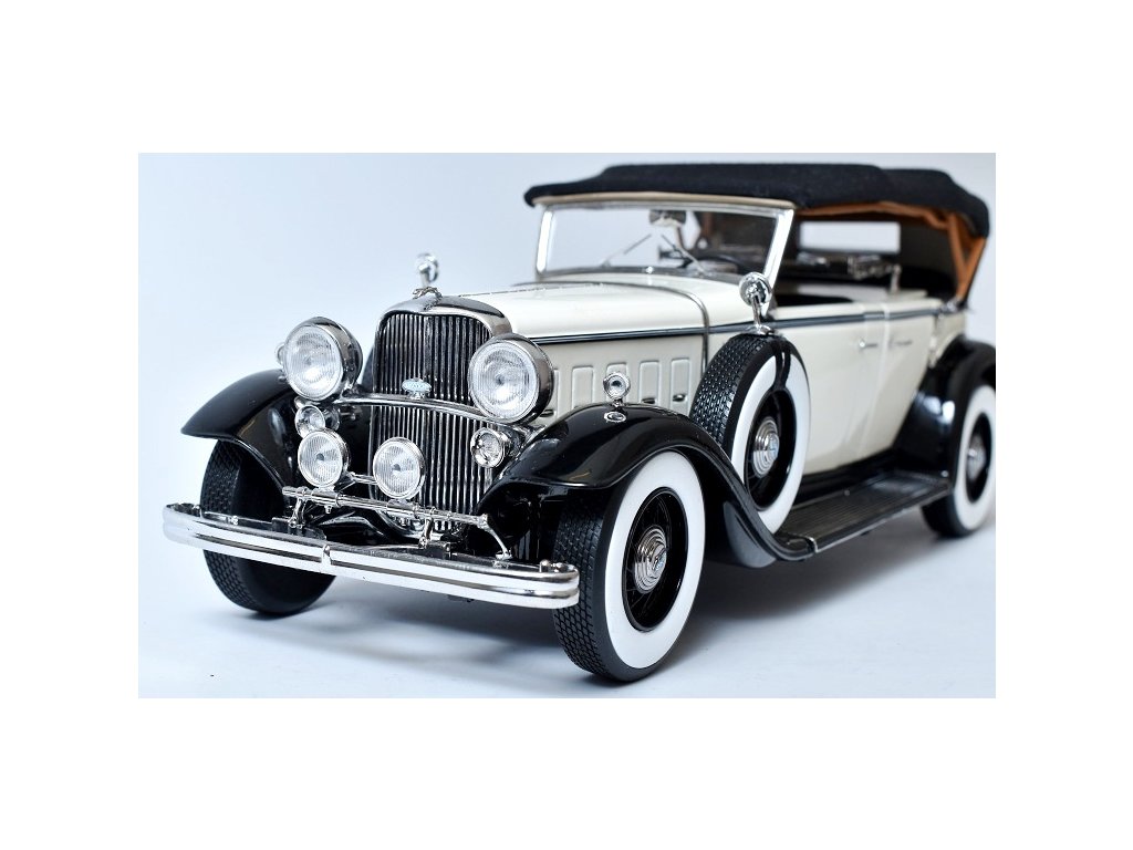 1 18 Scale Diecast 1932 Cadillac Hamilton Collection Diecast Cars