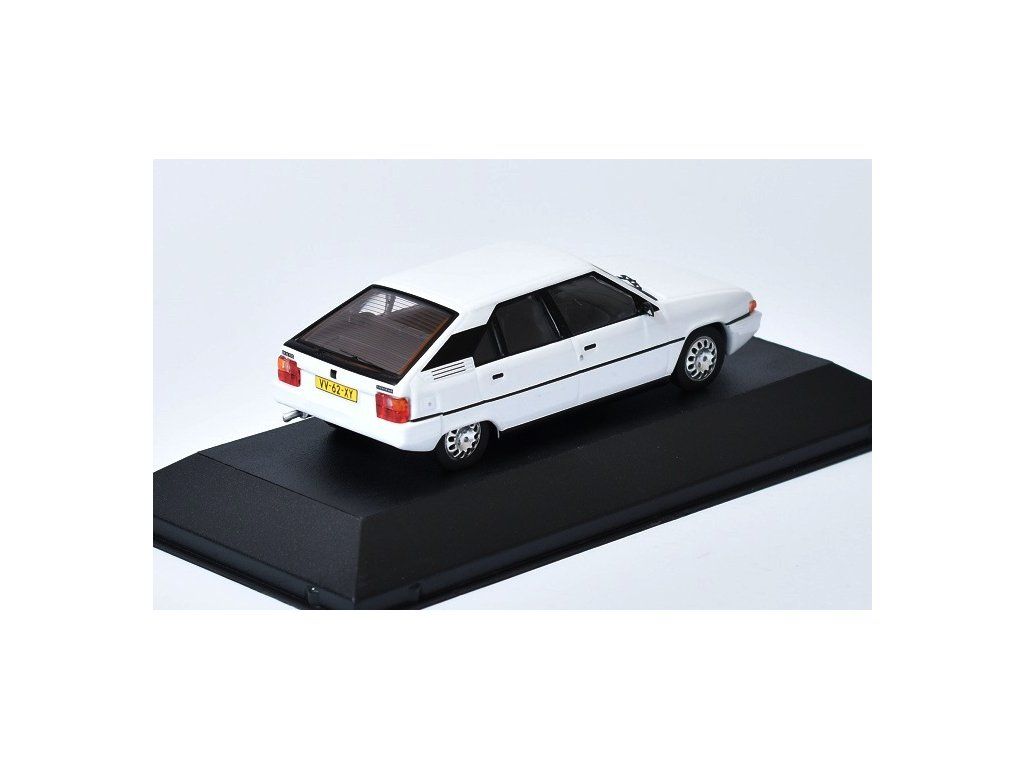CITROEN BX 16 TRS - 1983 1:43 - TRIPLE9 - Automodels.cz