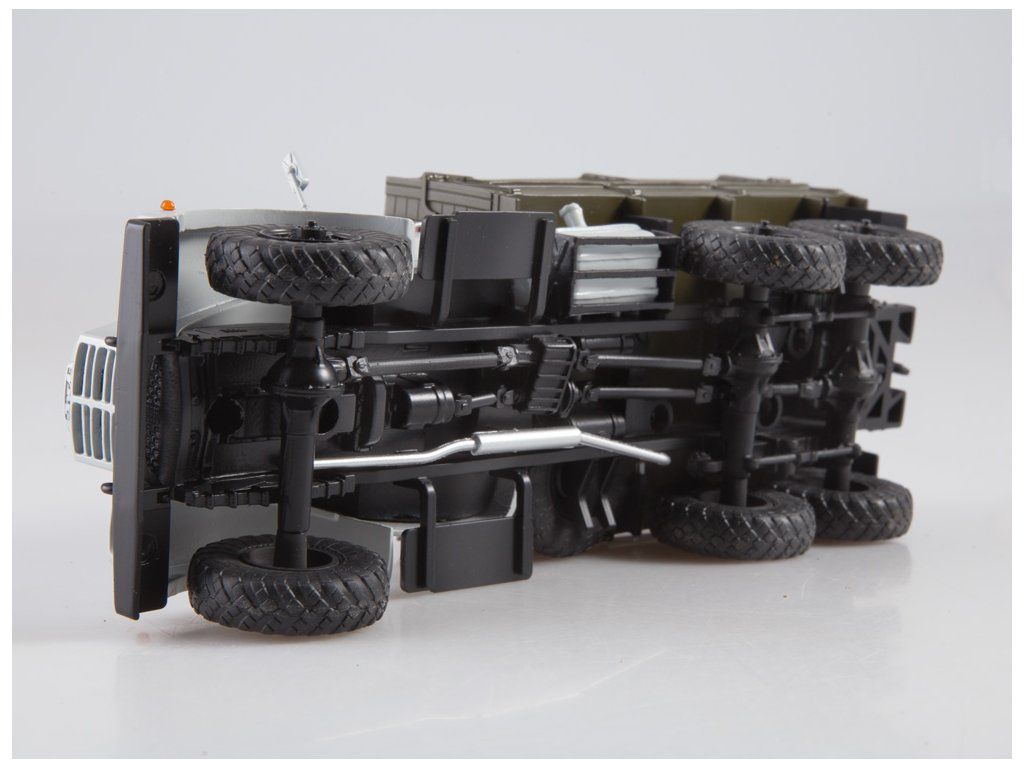 Camion Ambulance ZIL 4341 Militaire TO MODEL 1/43 Fait Main Ukraine