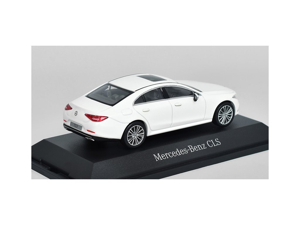 304-031 ノレブ 1⁄18 メルセデスベンツ CLS Shooting 1⁄18 Mercedes