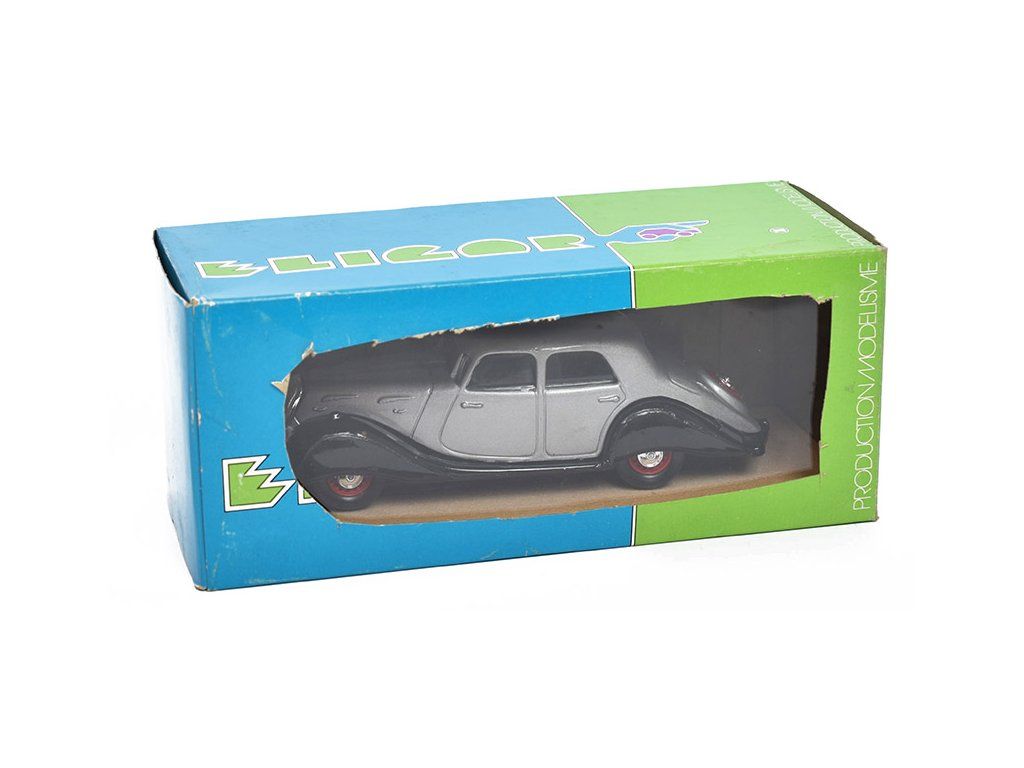 PANHARD DYNAMIC BERLINE 1937 GRISE ET NOIRE PANHARD DYNAMIC BERLINE 1937 GRISE ET NOIRE