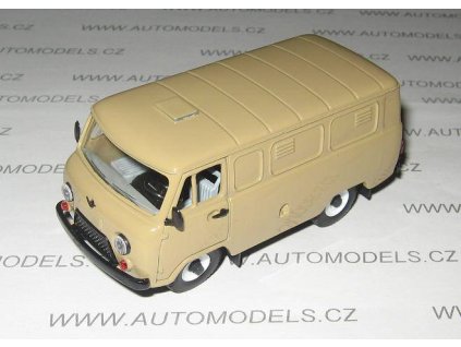 Časopis s modelem UAZ – 3741  UAZ – 3741 - kovový model auta