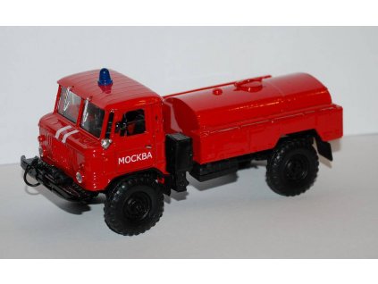 Časopis s modelem GAZ 66 - cisterna - hasičské nákladní auto  GAZ-66 - cisterna - hasičské nákladní auto - kovový model auta