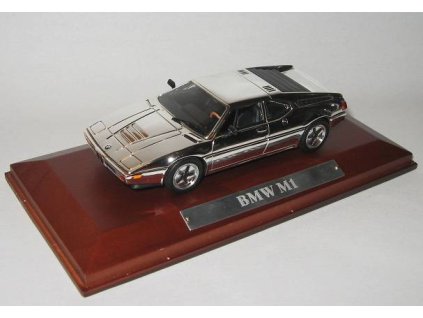 BMW M1 1:43 - Silver Cars - Atlas časopis s modelem  BMW M1 - kovový model