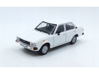 TOYOTA COROLLA E70 1:43 Kultovní auta ČSSR časopis s modelem  TOYOTA COROLLA E70 - kovový model auta