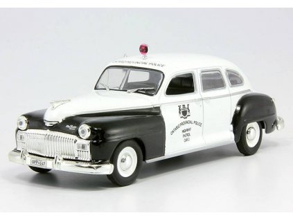 23 - Časopis s modelem - Chrysler de Soto - Kultowe wozy policyjne  Časopis s modelem Chrysler de Soto- kovový model auta