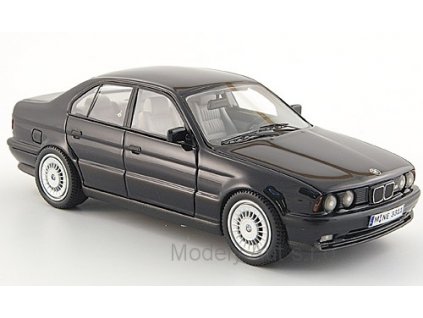 BMW M5 (E34) - 1994 1:43 - NEO časopis s modelem  BMW M5 (E34) - 1994 - kovový model auta