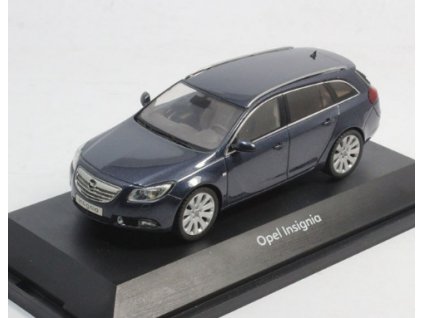 Opel Insignia 1:43 - časopis s modelem