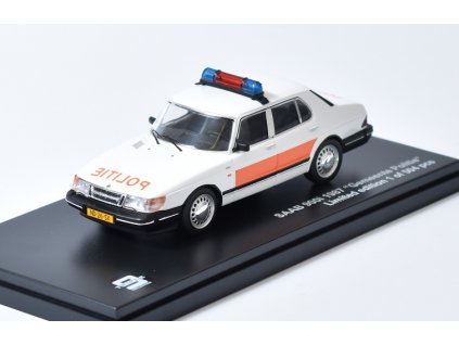 SAAB 900i Gemeente Police - 1987 1:43 - TRIPLE9  SAAB 900 i Gemeente Police - kovový model auta 1:43