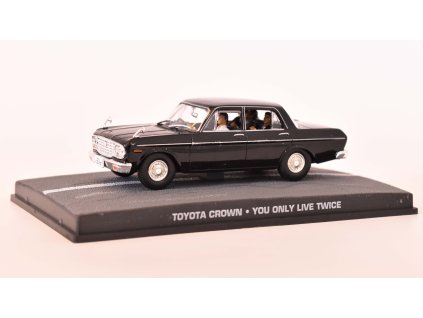 Toyota Crown S40 1967 model s figurkami James Bond 1:43 časopis s modelem  Toyota Crown - kovový model auta