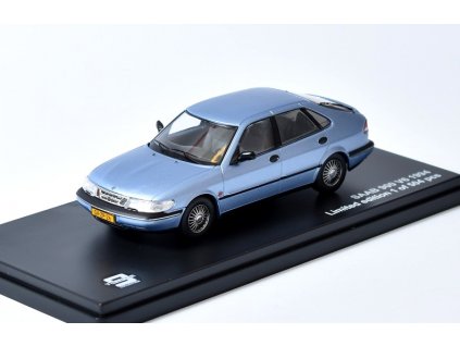 SAAB 900 V6 - 1994 1:43 - TRIPLE9  SAAB 900 V6 - 1994 - kovový model auta 1:43