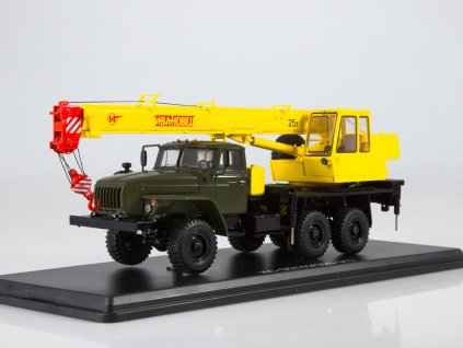 URAL 4320-31 KS-3574 autojeřáb 1:43 - SSM  URAL 4320-31 KS 3574 autojeřáb - kovový model auta