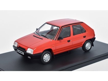 Škoda Favorit červená 1:24 - WhiteBox  Škoda Favorit 1989  - kovový model auta