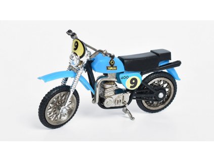 Yamaha IT 400 #9 Motorka 1:24 - Zee Toys  Yamaha IT 400 N9 - model motorky
